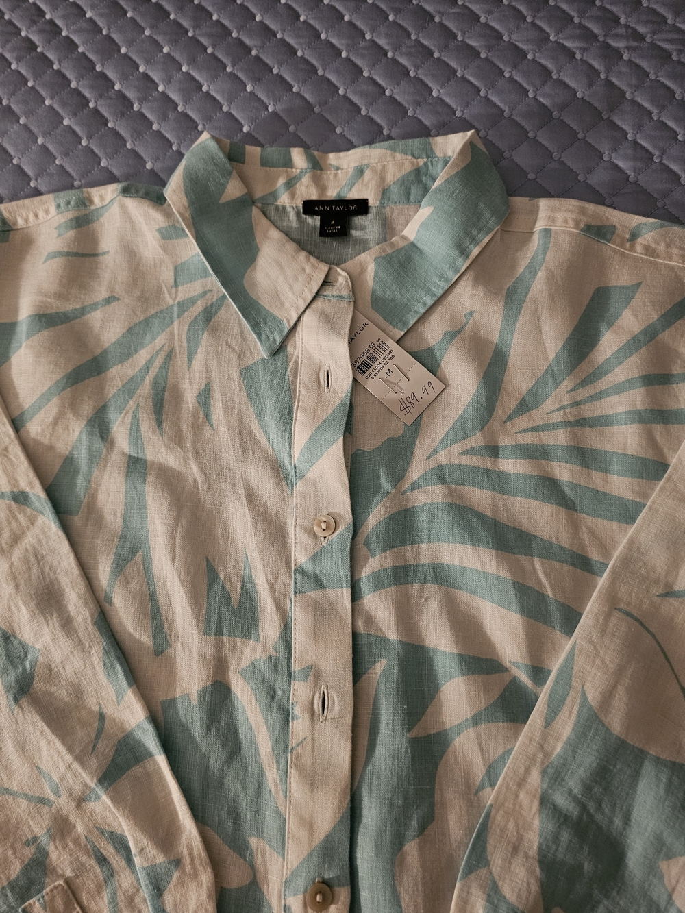 Ann Taylor Women Cream and Seafoam Palm-Print Button-Down Shirt Light Blue Linen